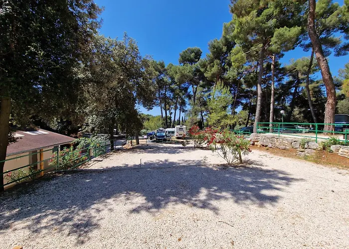 Porton Nature Hideouts Pitches