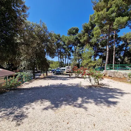Porton Nature Hideouts Pitches