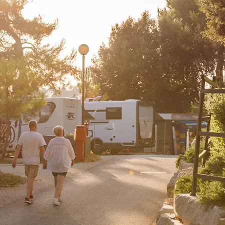 Porton Nature Hideouts Pitches Kamp *
