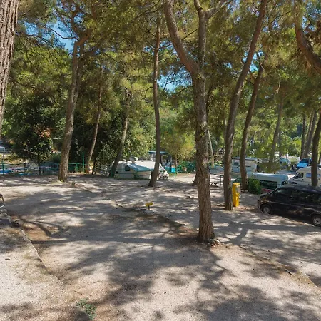 Porton Nature Hideouts Pitches