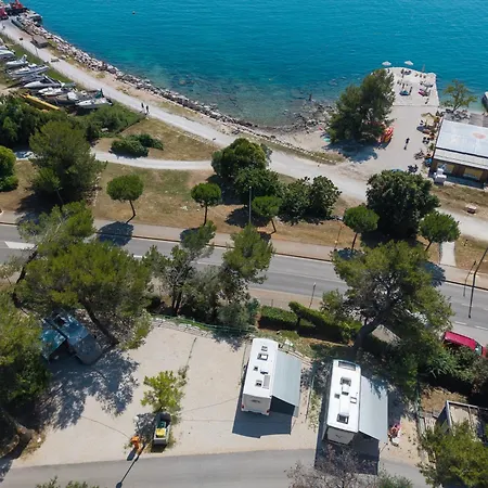 Porton Nature Hideouts Pitches Kamp
