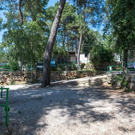 Porton Nature Hideouts Pitches Kamp